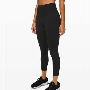 PERFECT CONDITION Lululemon 25” Align leggings Black